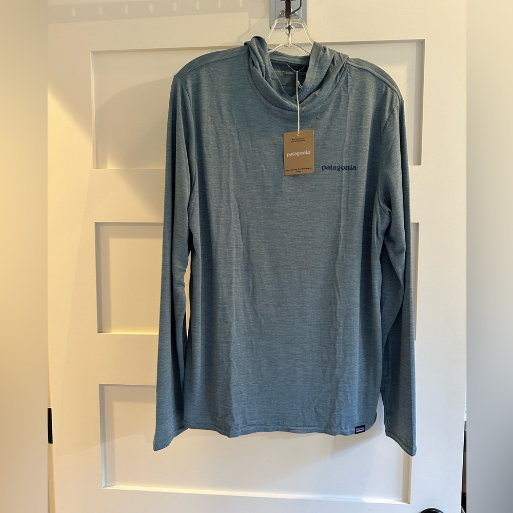 NWT Patagonia lightweight Capilene Cool Daily graphic hoodie Size M